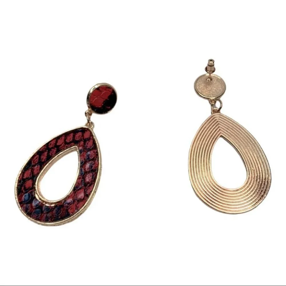 STAMKI gold tone